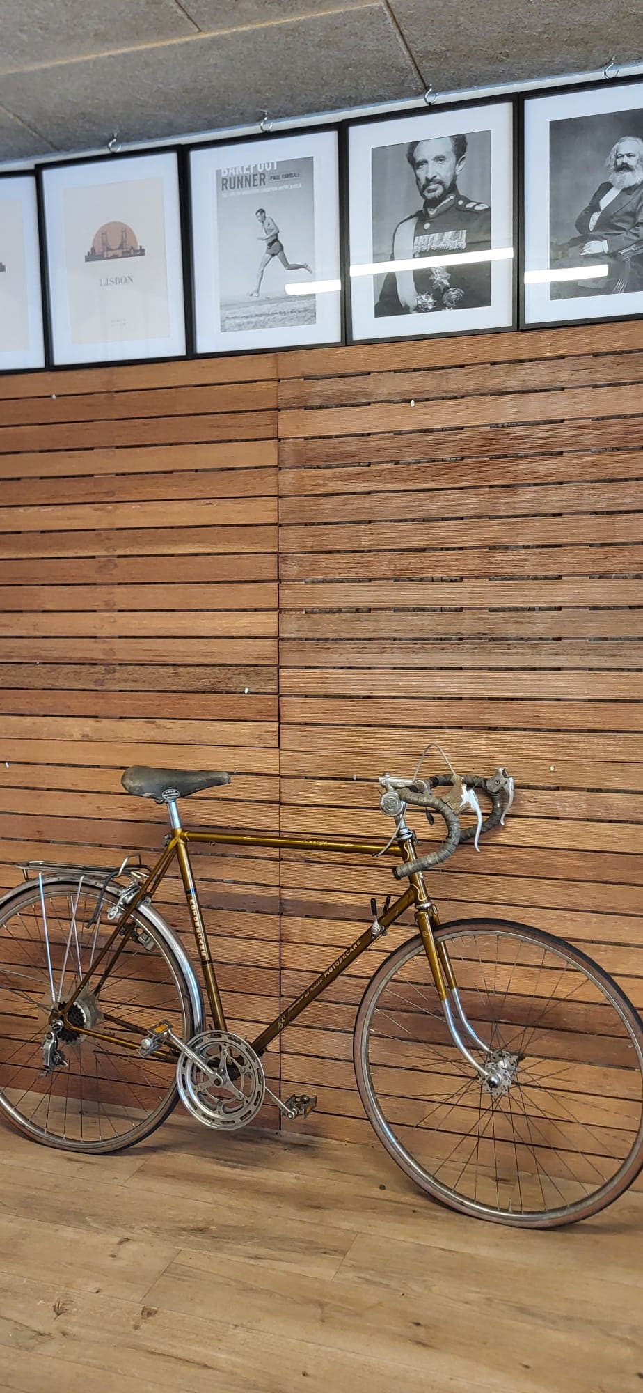 Vintage gold racer